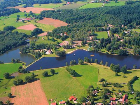 Flower Camping l'Air du Lac - Camping Haute-Vienne - Image N°0